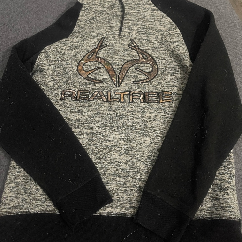 Realtree Black and Gray Pullover